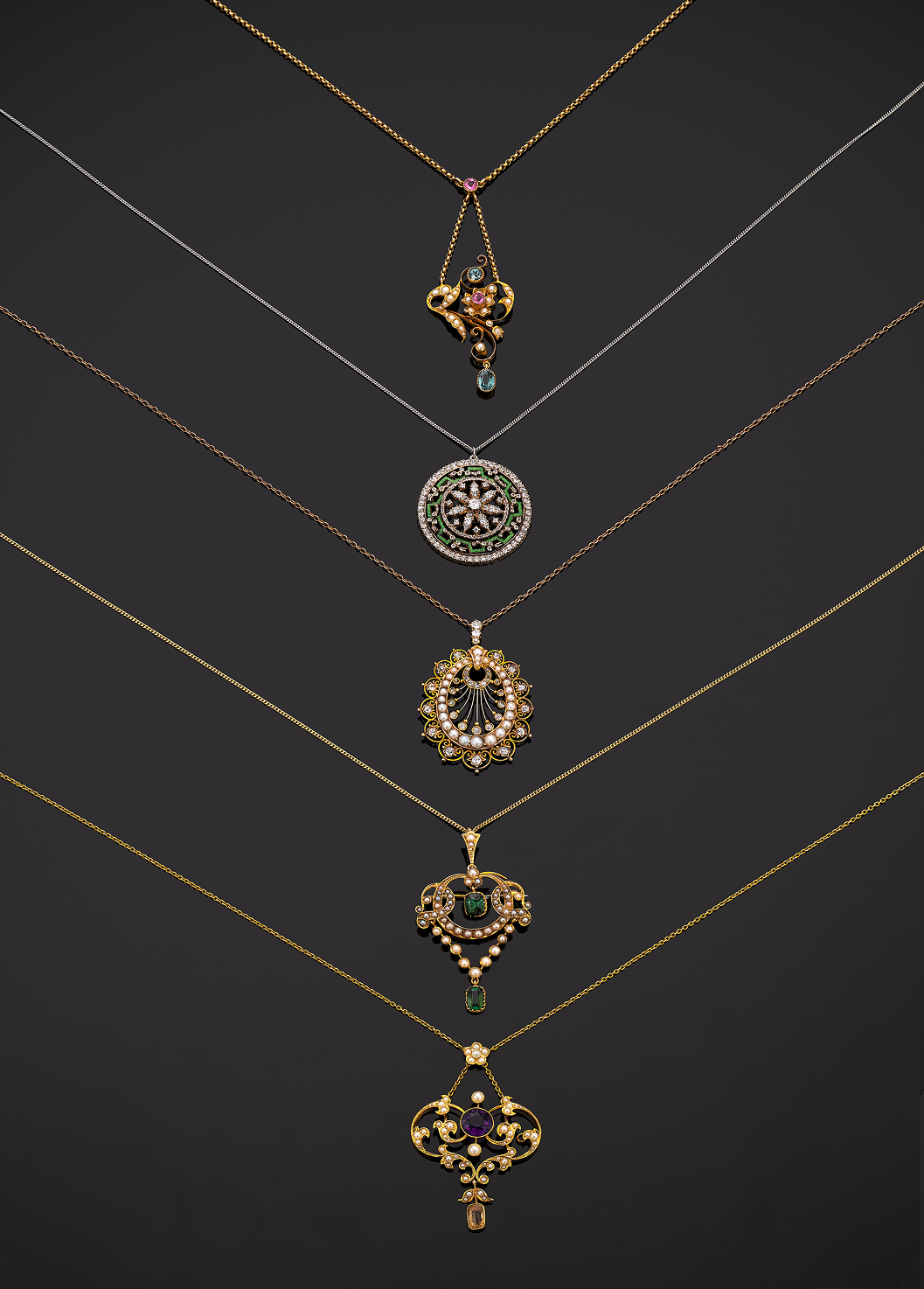 Necklaces & Pendants