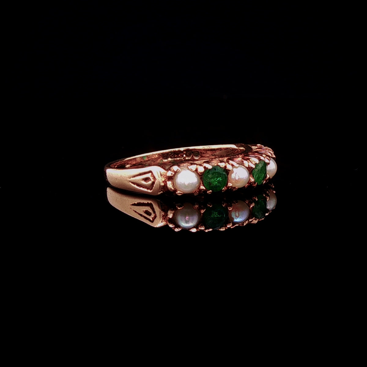 Vintage 9ct Yellow Gold Emerald and Pearl Seven Stone Ring