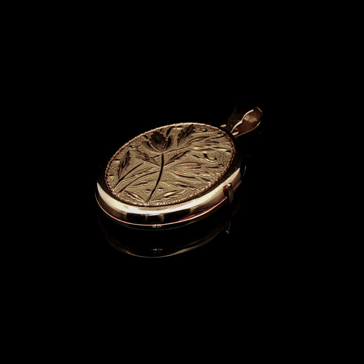 Vintage 18ct Yellow Gold Engraved Locket Pendant