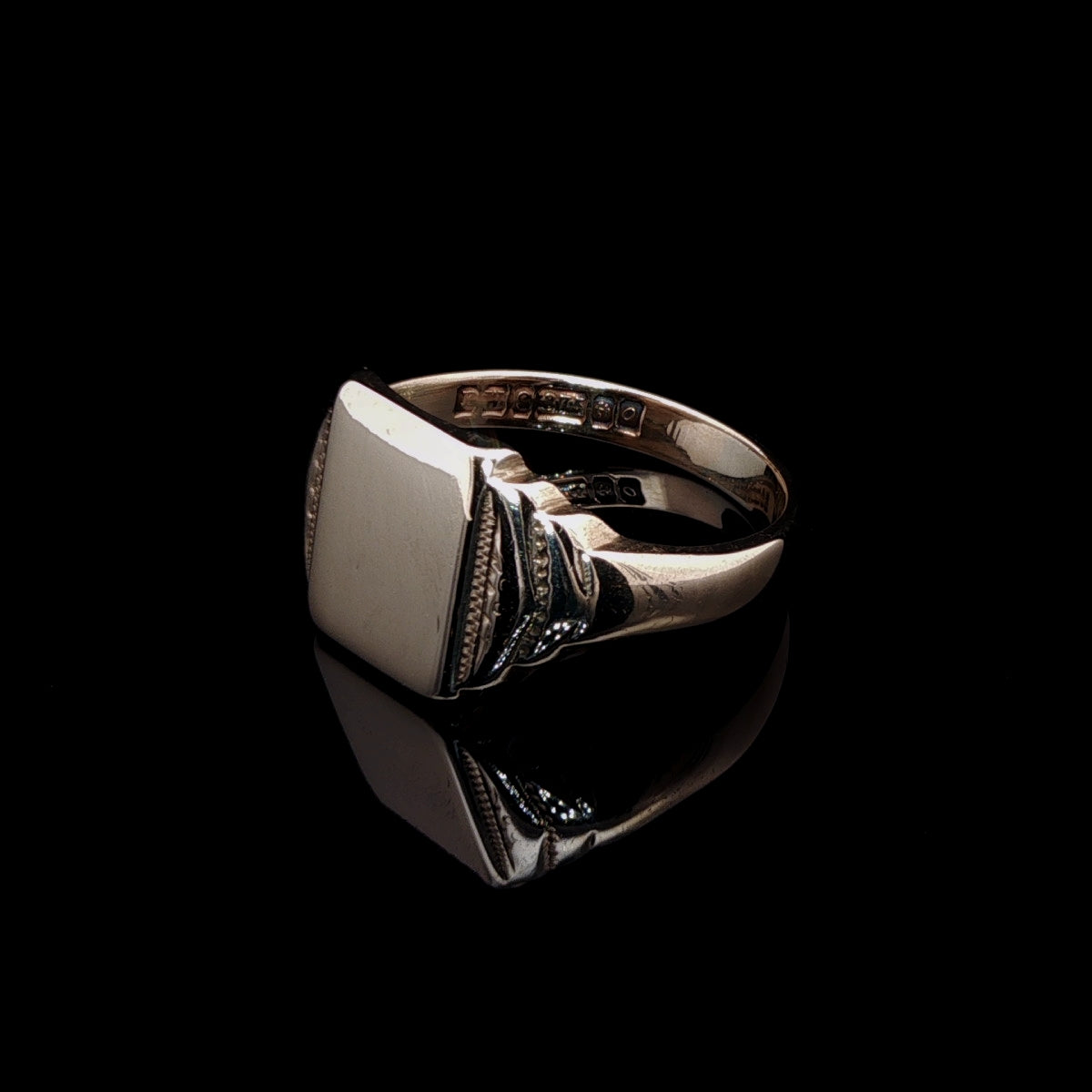 9ct Yellow Gold Rectangular Signet Ring, Hallmarked Birmingham 1963, 6.3grams