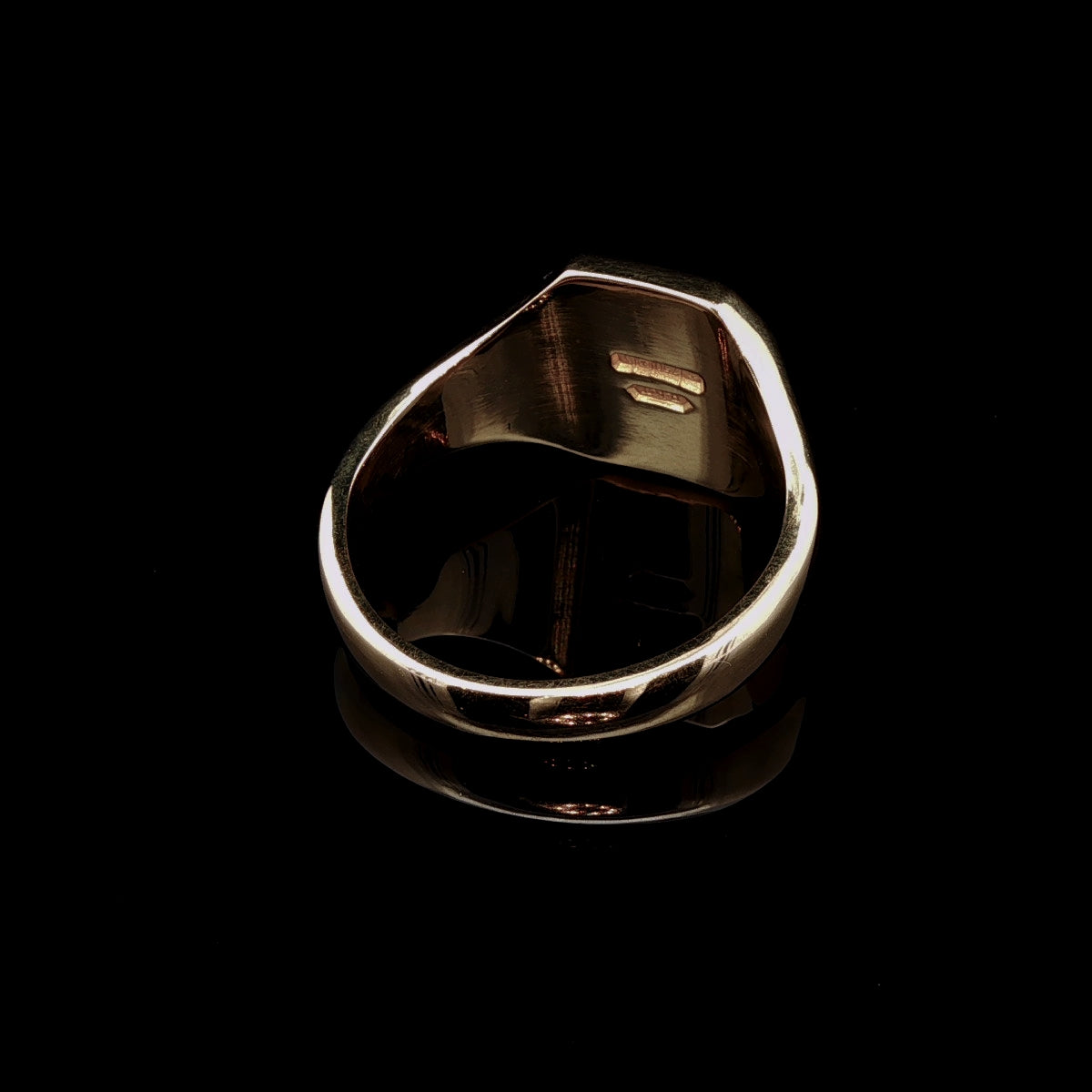 18ct Yellow Gold Rectangular Head Signet Ring, 11.1grams