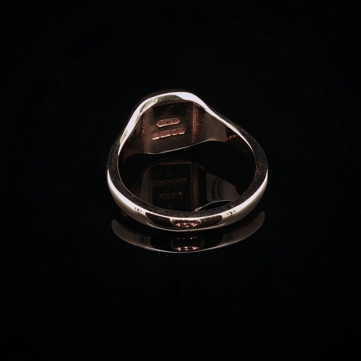 9ct Yellow Gold Rounded Rectangular Signet Ring, 4.6grams