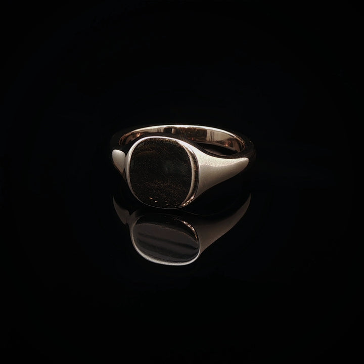 9ct Yellow Gold Rounded Rectangular Signet Ring, 4.6grams
