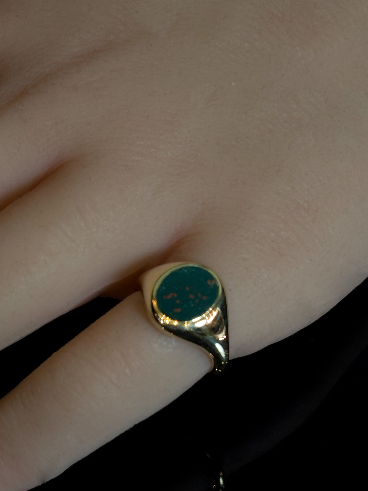 9ct Yellow Gold Bloodstone Signet Ring
