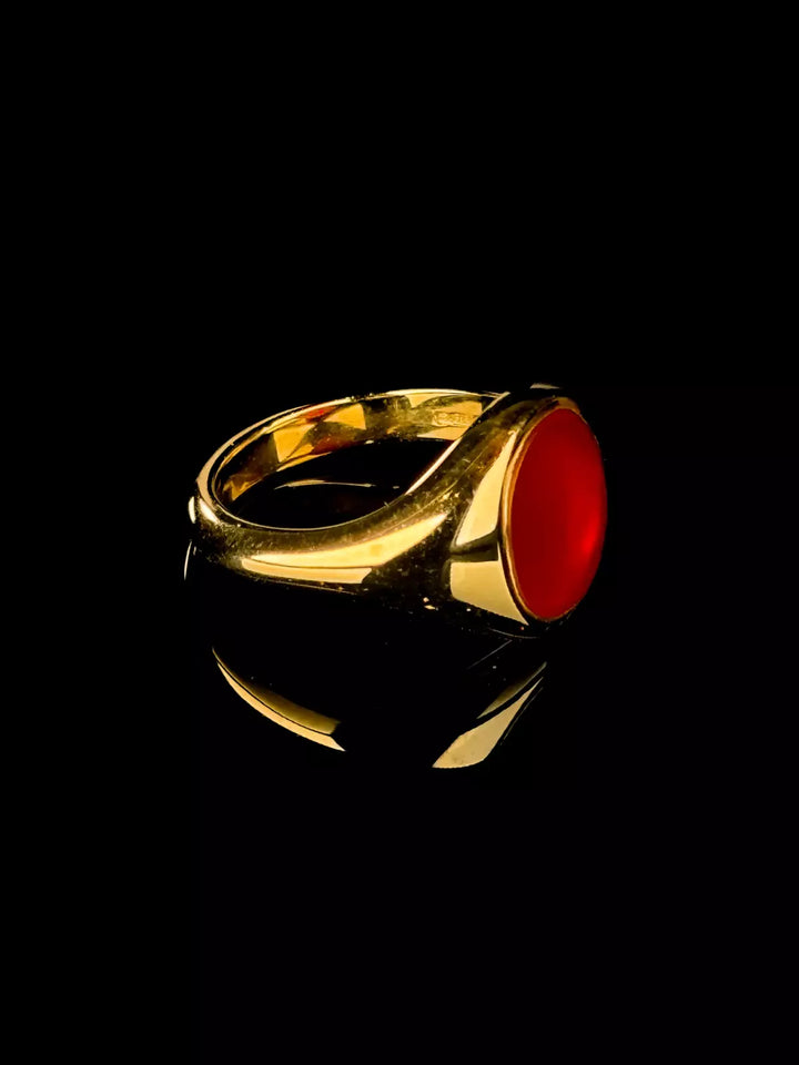 9ct Yellow Gold Cornelian Signet Ring, 4.4grams