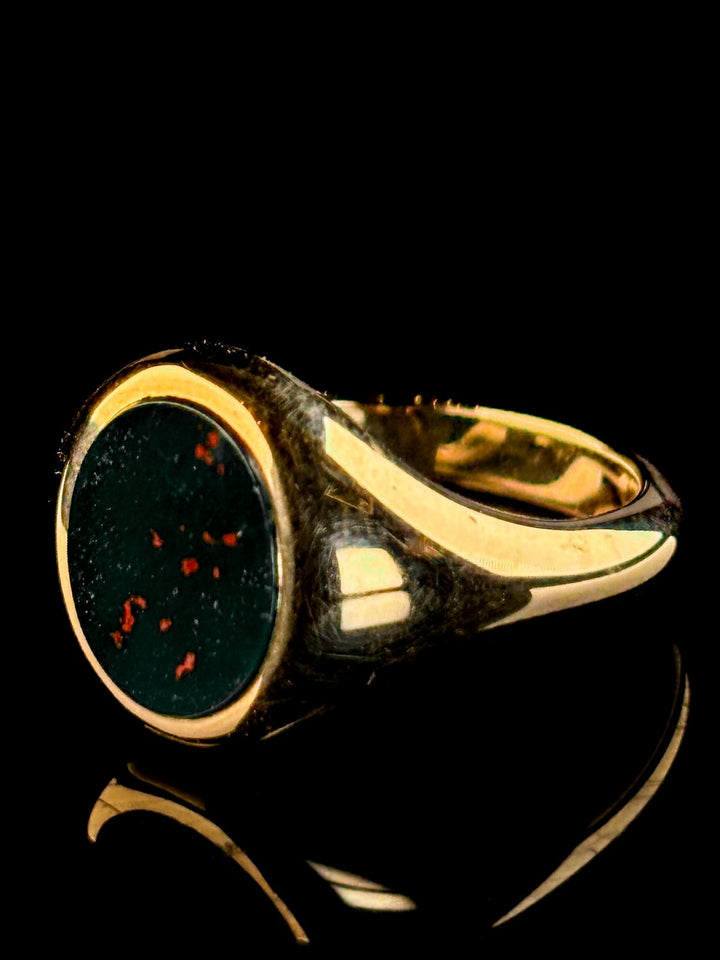 9ct Yellow Gold Bloodstone Signet Ring