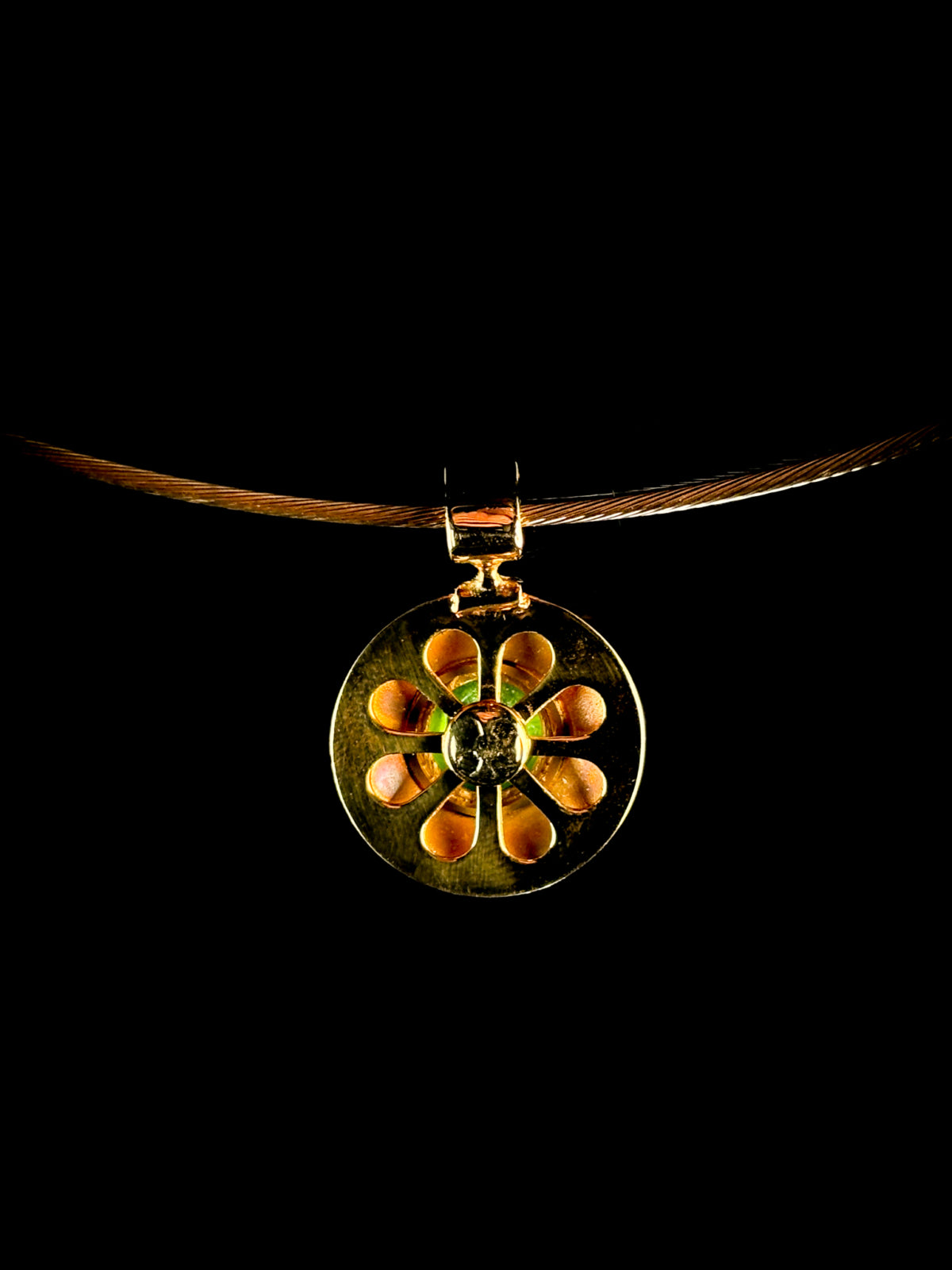 Vintage 18ct Gold Cabochon Peridot Ornate Pendant on Wire Necklace