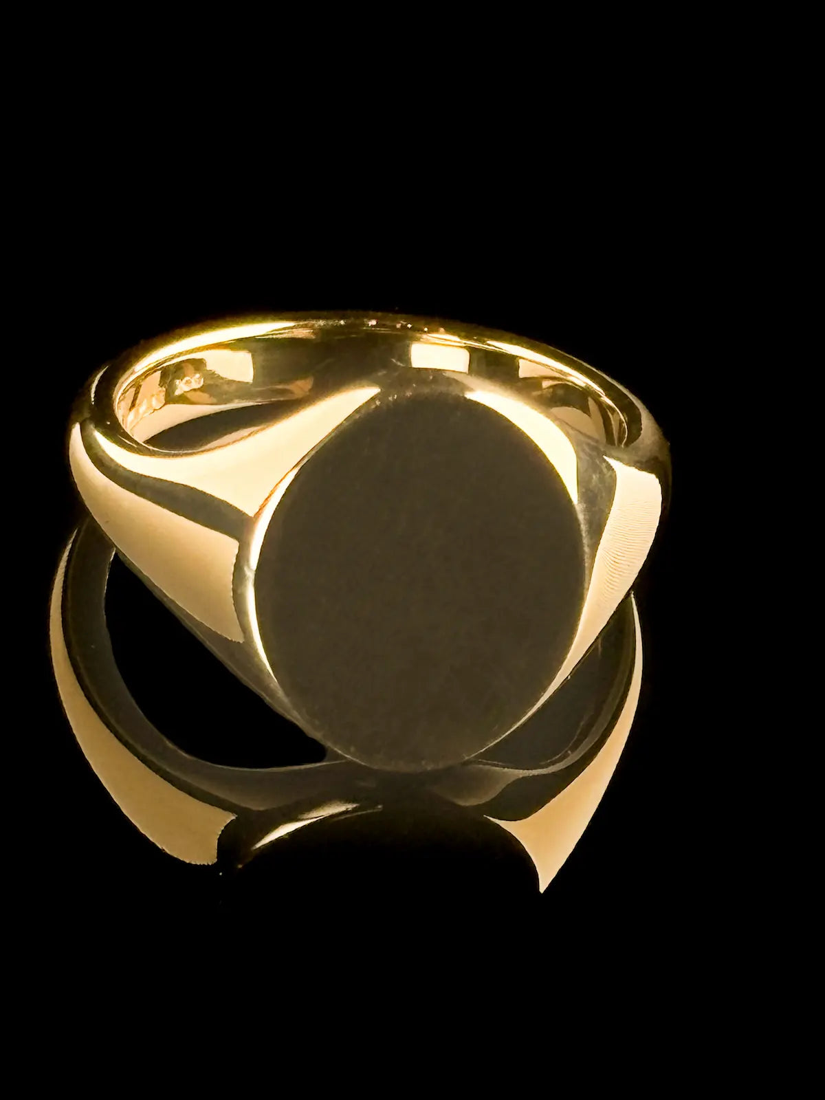 18ct Yellow Gold Signet Ring