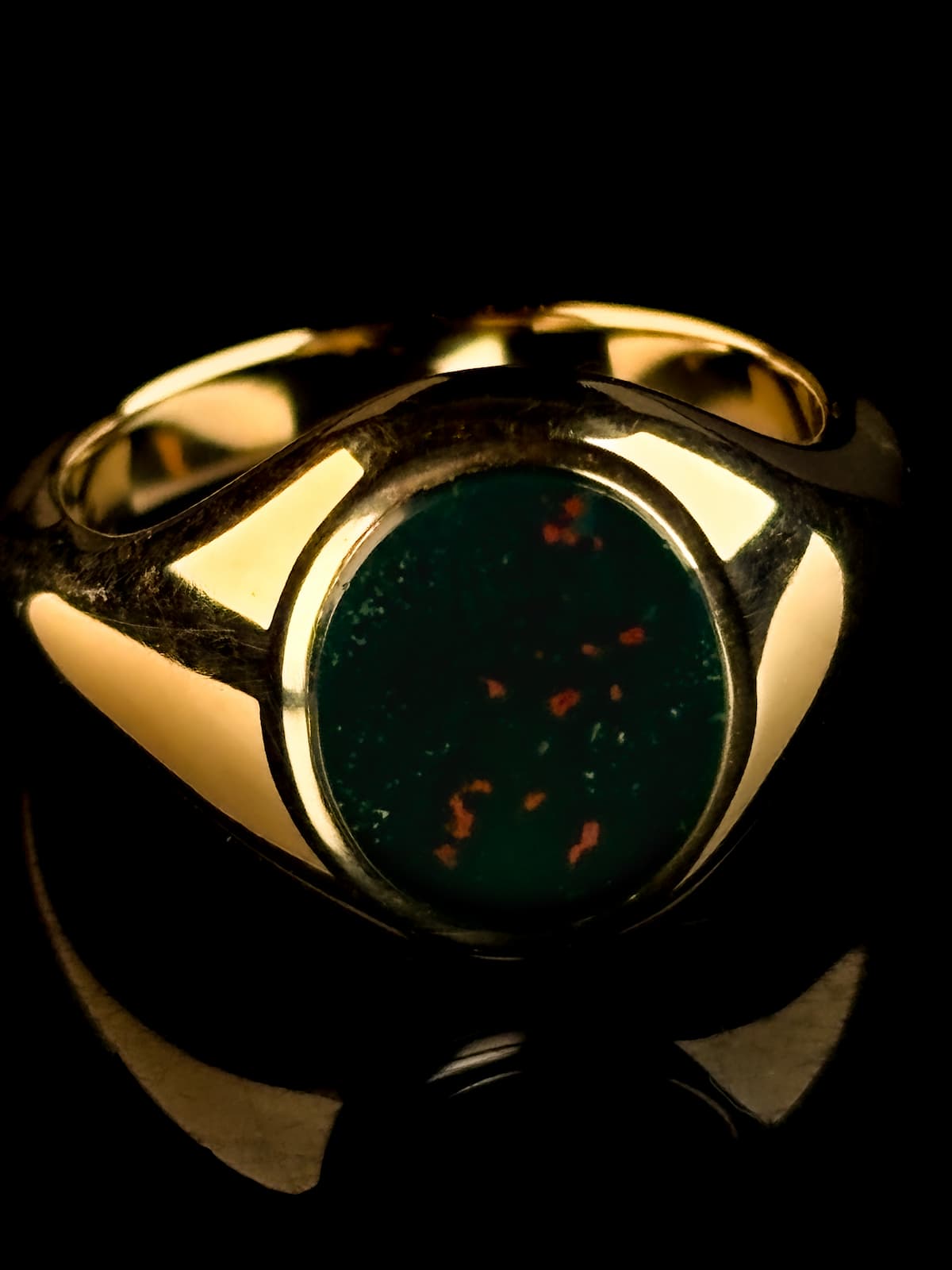 9ct Yellow Gold Bloodstone Signet Ring
