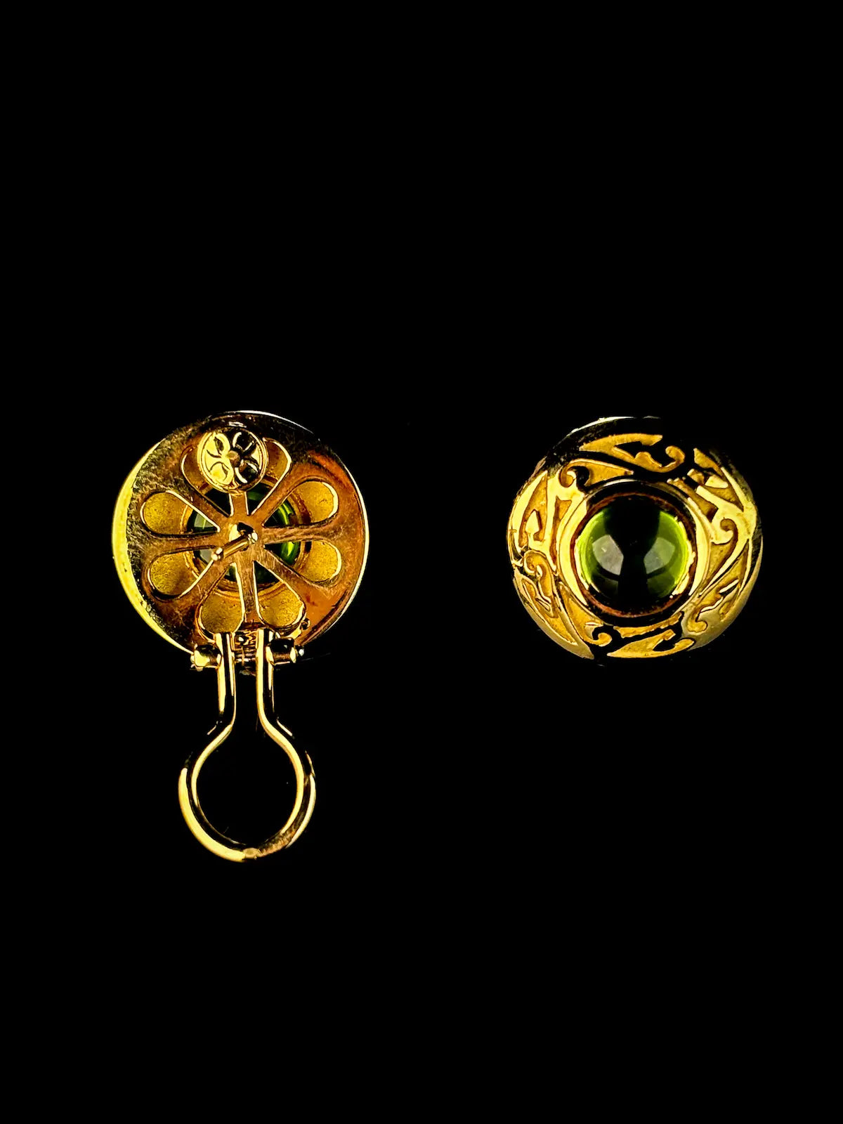 18ct Yellow Gold Peridot Cabochon Earrings