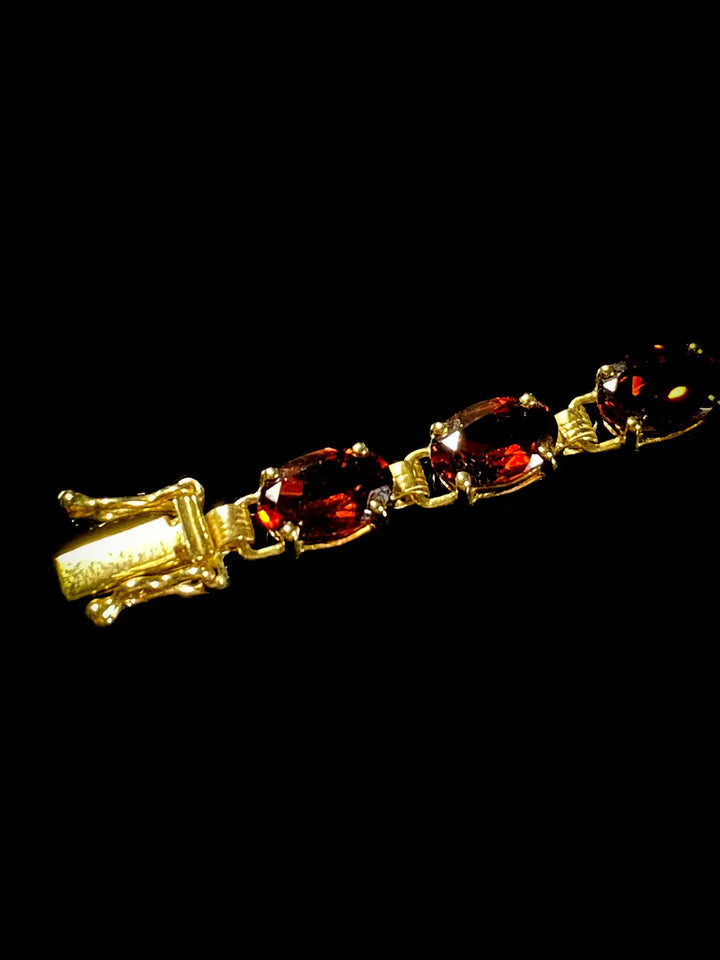 Vintage 9ct Yellow Gold Stone-Set Garnet Bracelet
