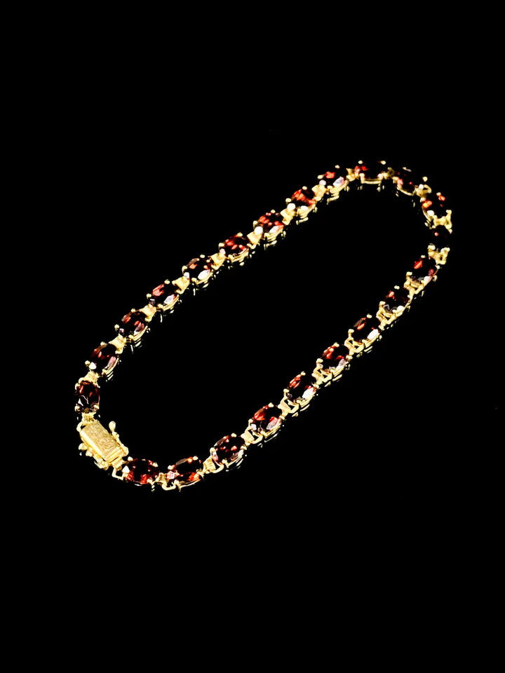 Vintage 9ct Yellow Gold Stone-Set Garnet Bracelet