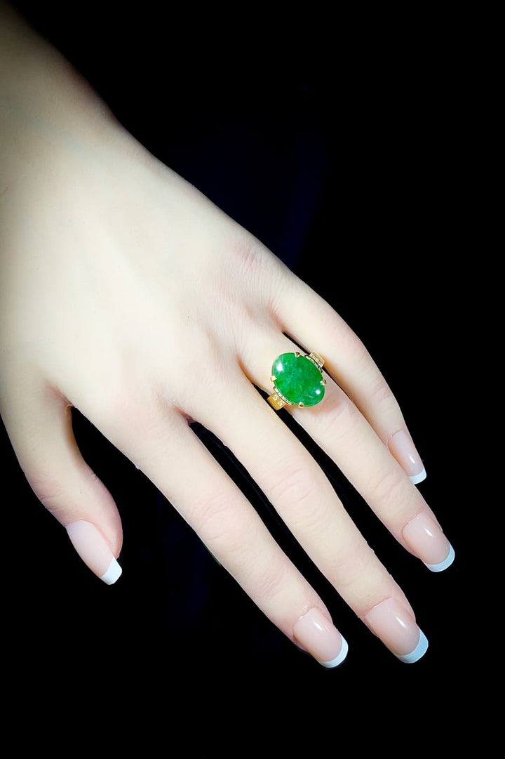 Vintage 18ct Yellow Gold Jade and Diamond Set Ring