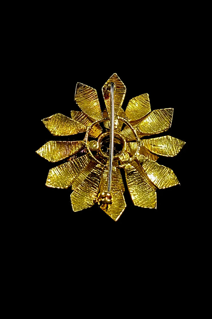 Vintage 18ct Gold Diamond and Sapphire Flower Brooch