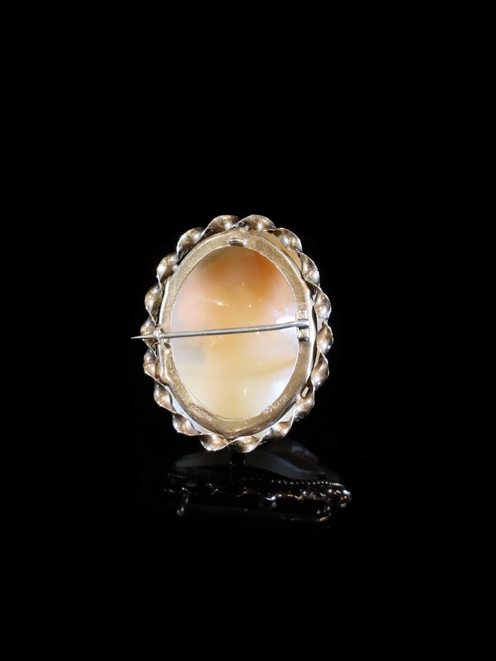 Vintage 9ct Gold Oval Cameo Brooch with Rope Twist Edge