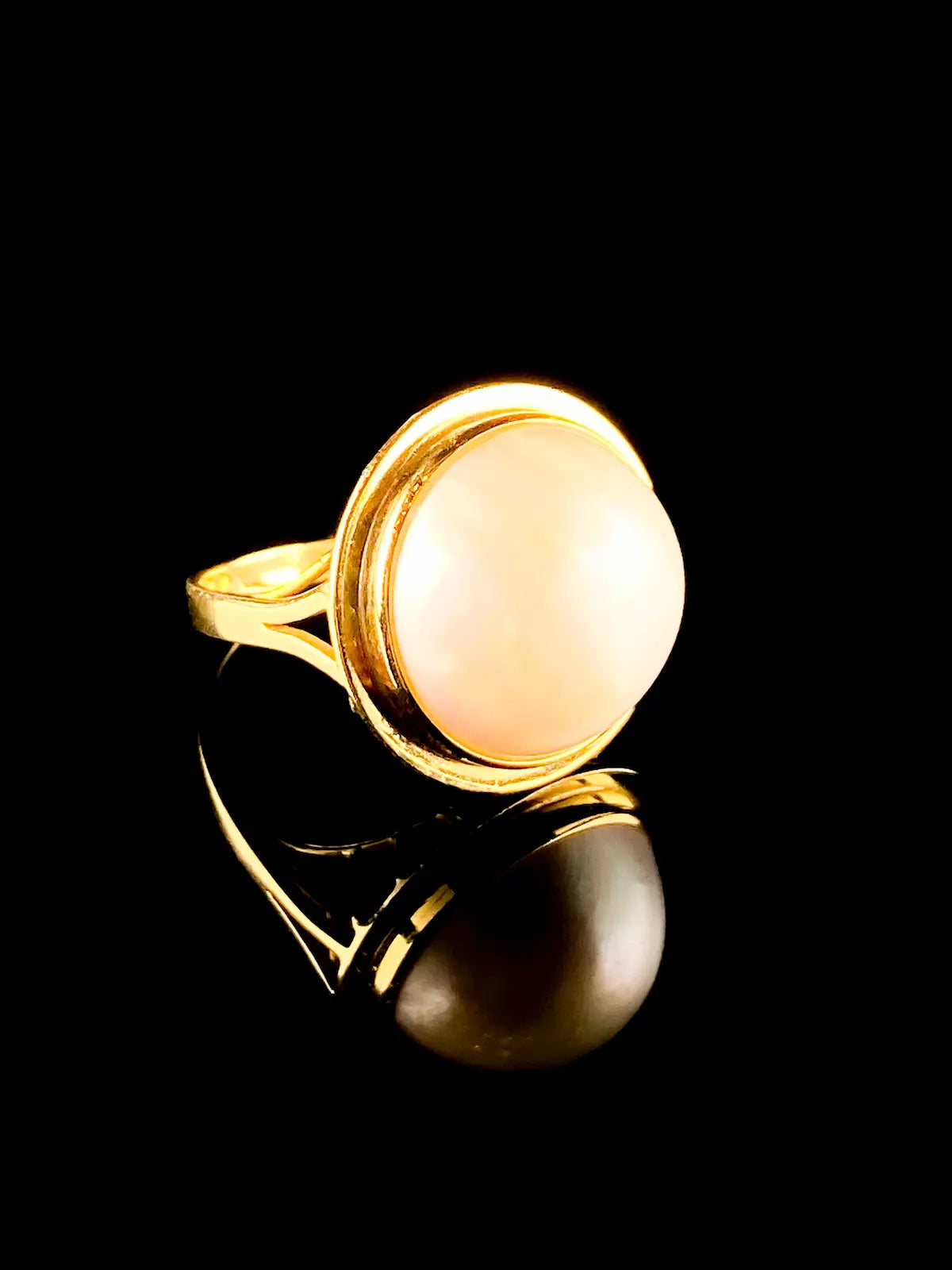 Vintage 18ct Yellow Gold Mabé Pearl Ring