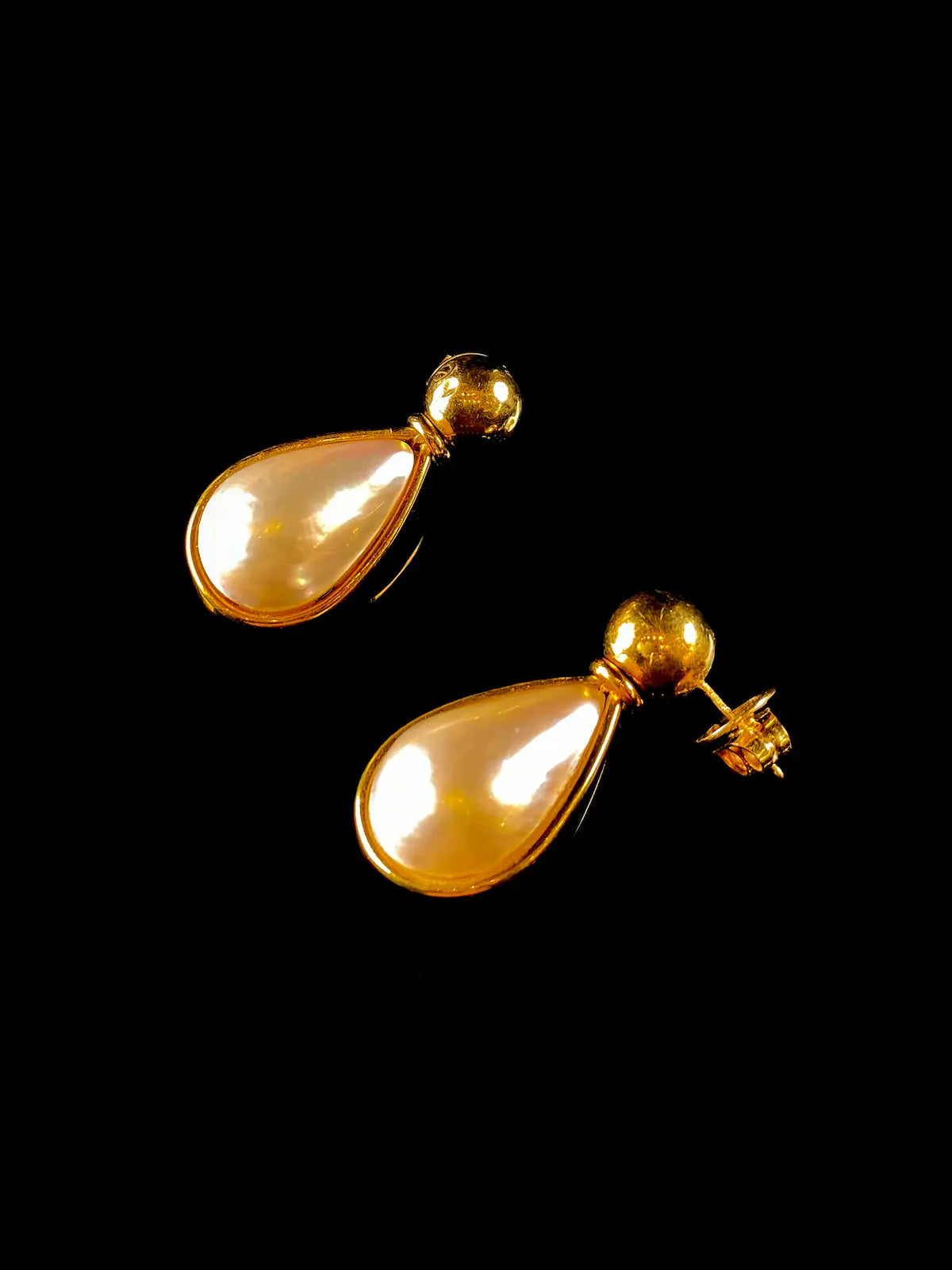 Vintage 18ct Yellow Gold Mabé Pearl Drop Earrings