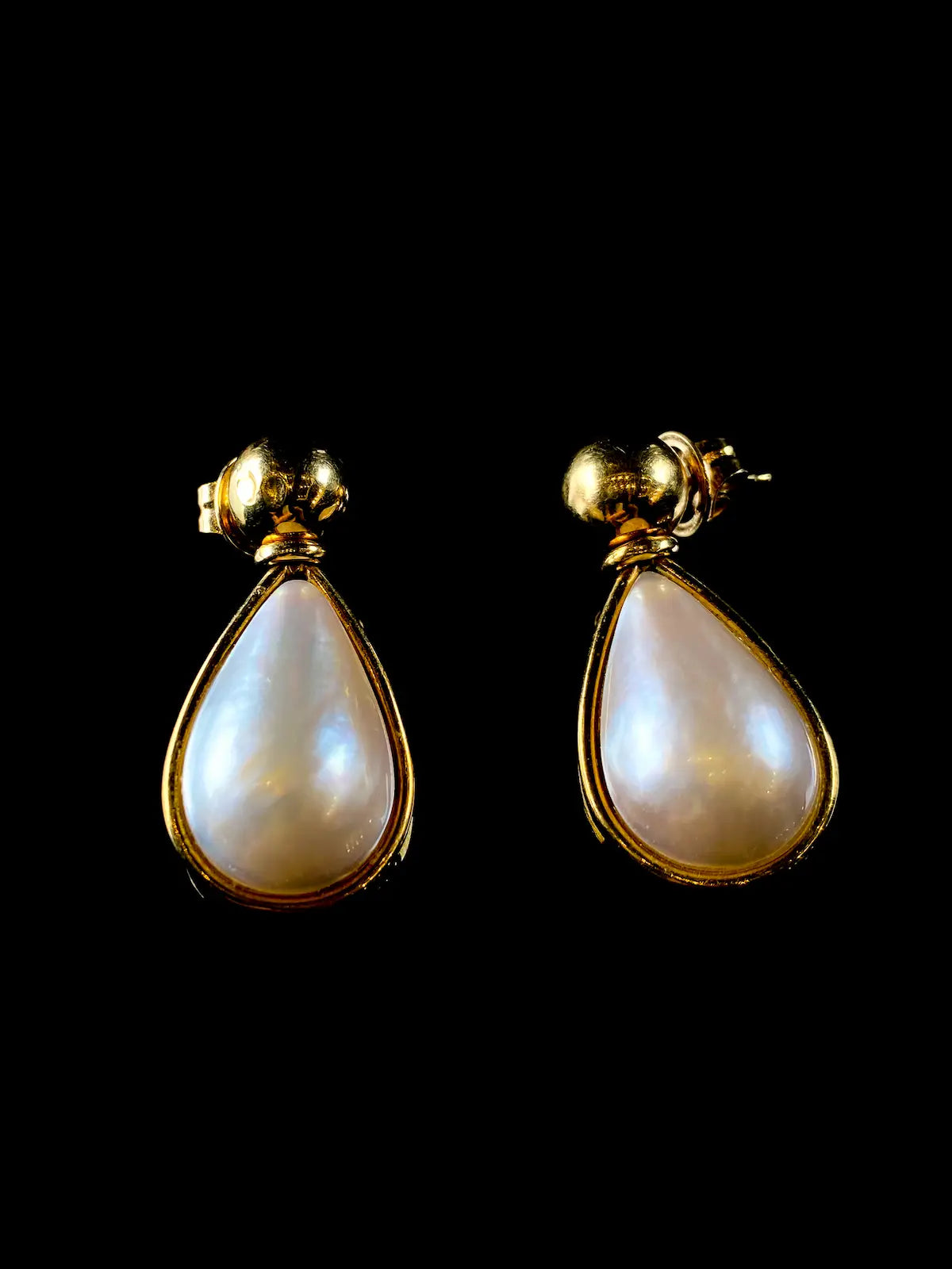 Vintage 18ct Yellow Gold Mabé Pearl Drop Earrings