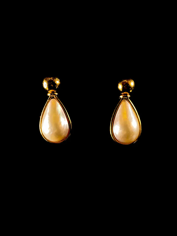 Vintage 18ct Yellow Gold Mabé Pearl Drop Earrings