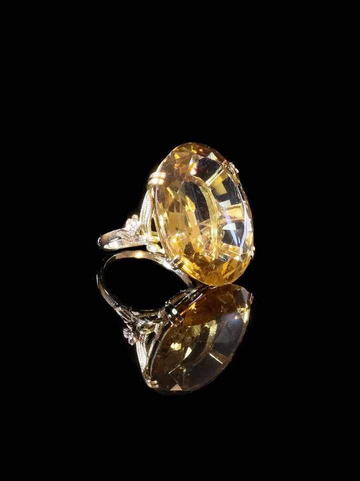 Large 18ct Yellow Gold Oval Citrine Single Stone Ring