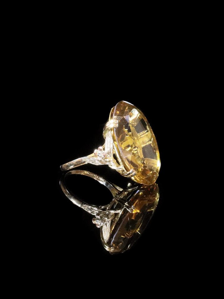 Large 18ct Yellow Gold Oval Citrine Single Stone Ring