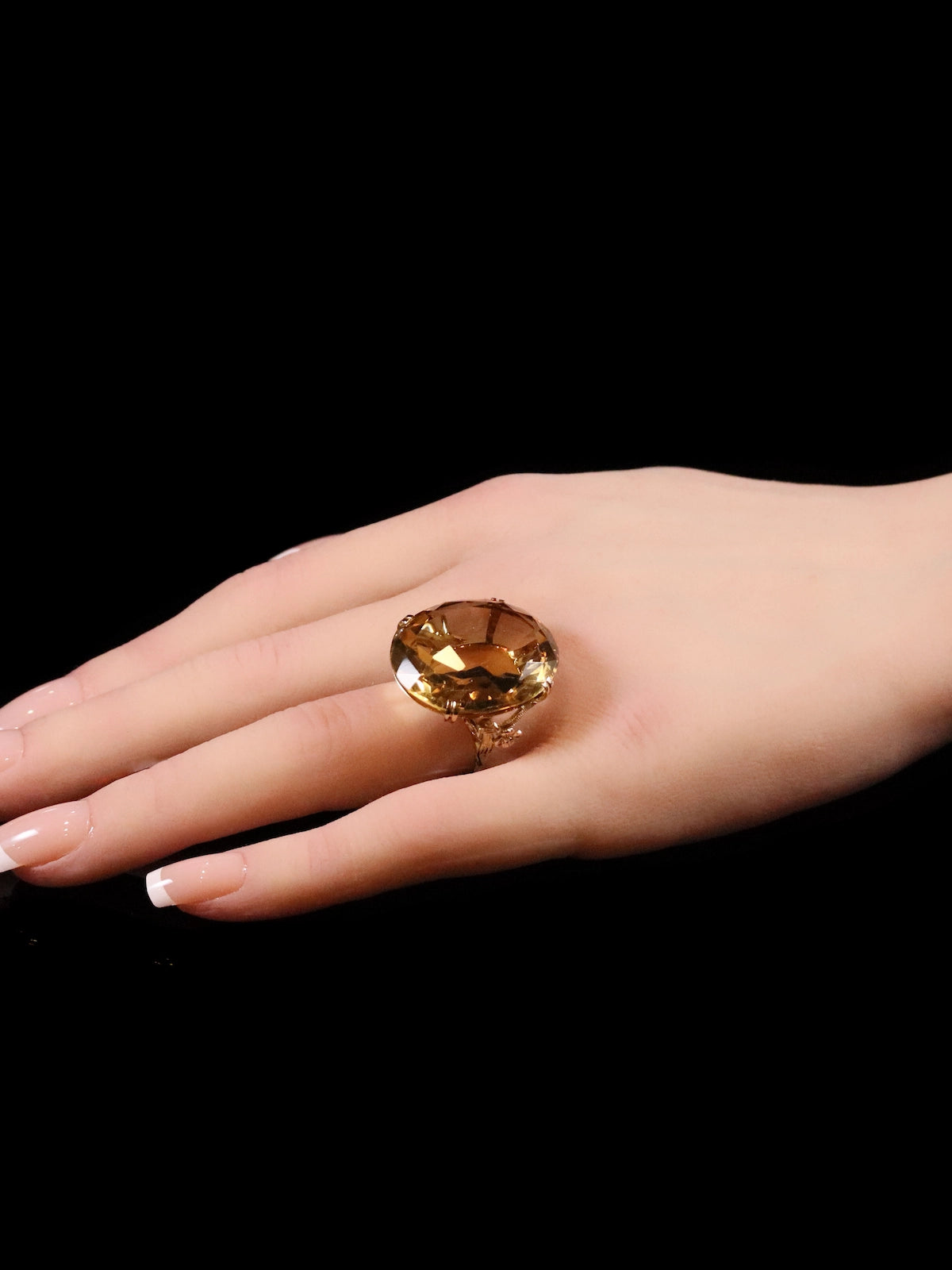 Large 18ct Yellow Gold Oval Citrine Single Stone Ring