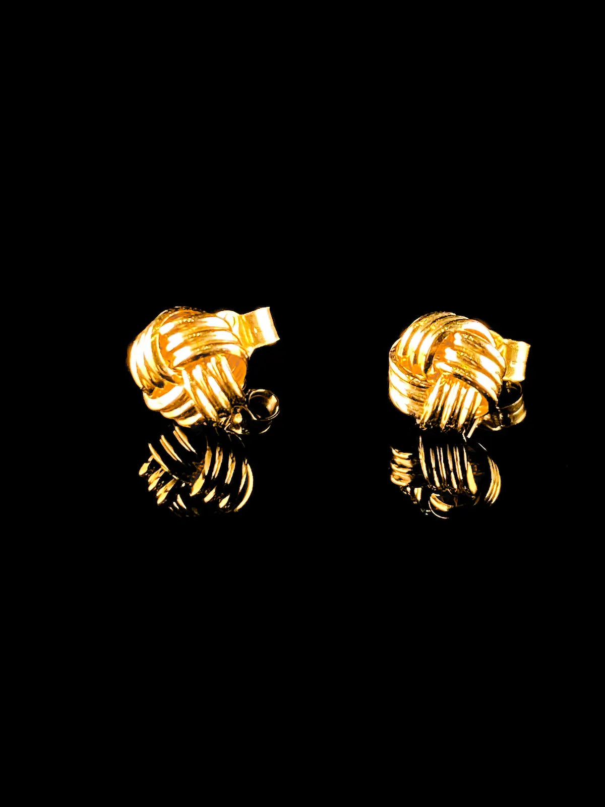 18ct Yellow Gold Textured Knot Earrings