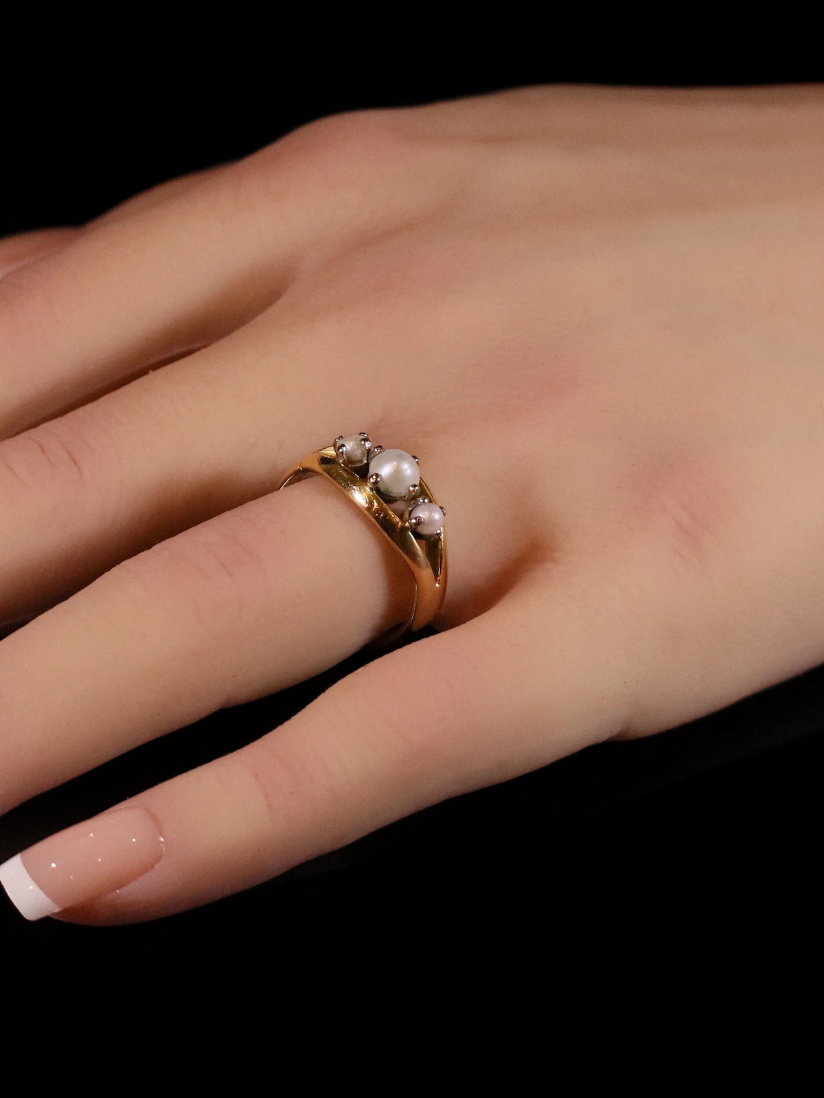 Vintage 22ct Yellow Gold Three Stone Pearl Ring