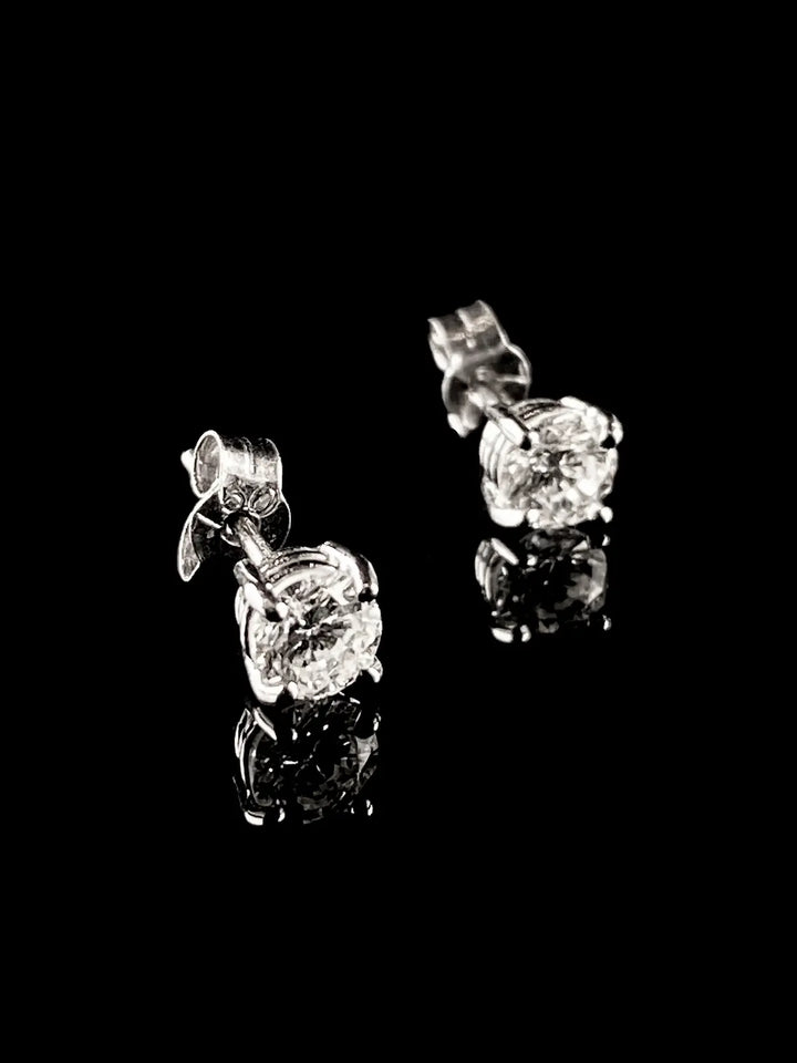 18ct White Gold 1.00ct Diamond Single Stone Stud Earrings
