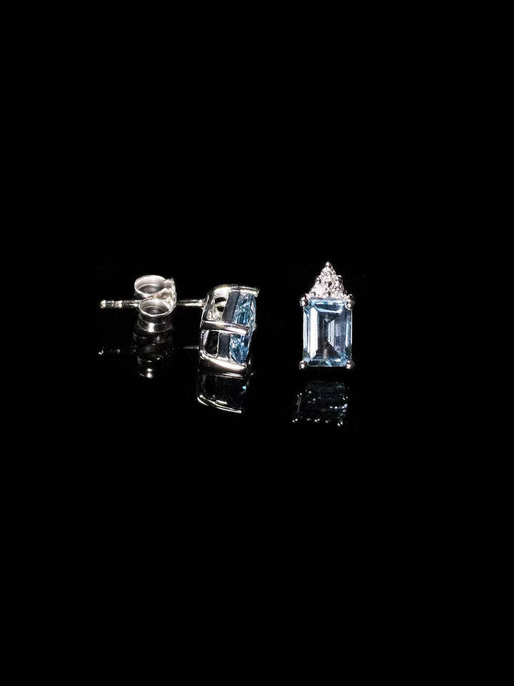 18ct White Gold Aquamarine Stud Earrings with Trefoil Diamonds