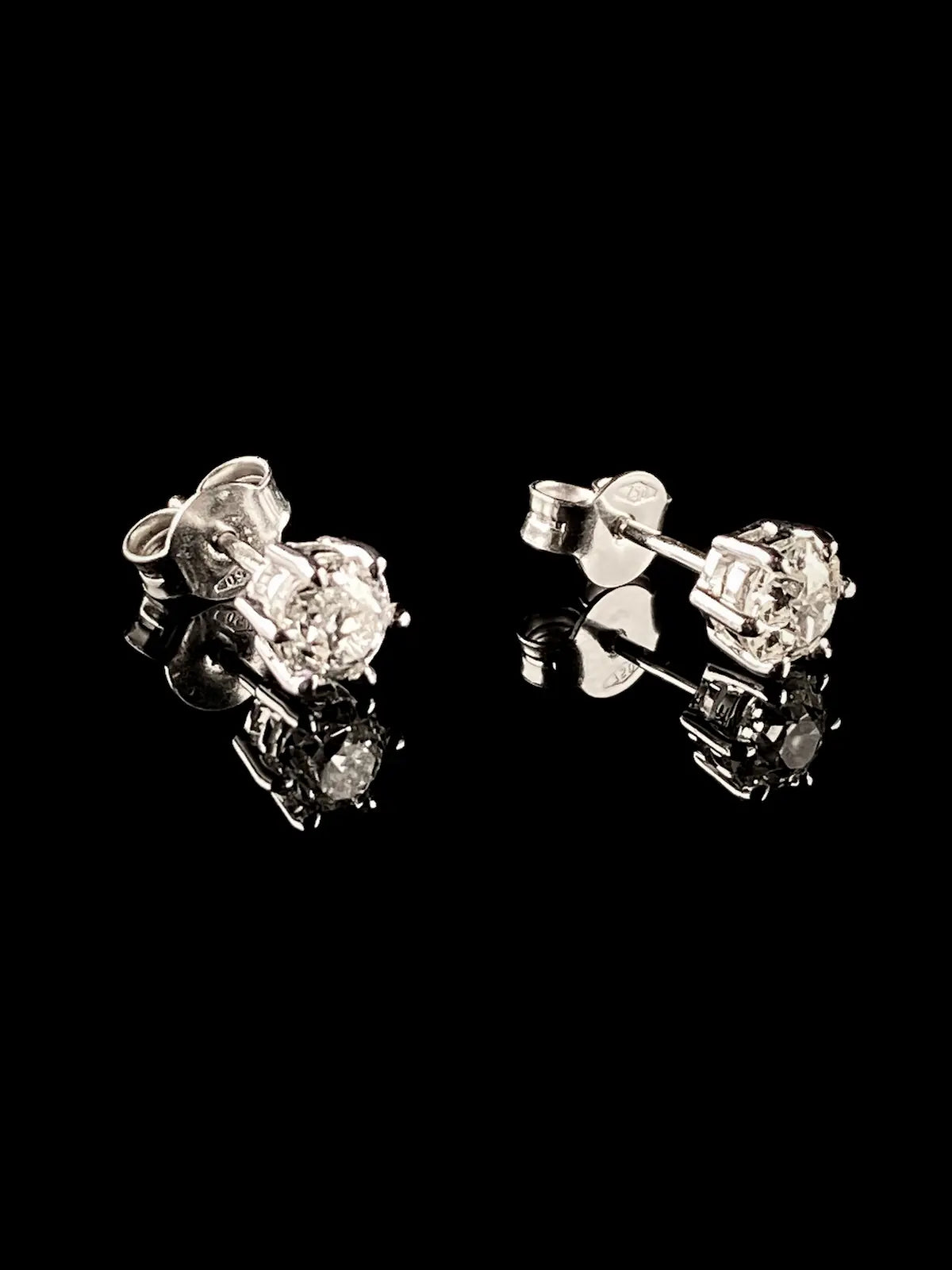 18ct White Gold Single Stone Diamond Stud Earrings, 1.05ct