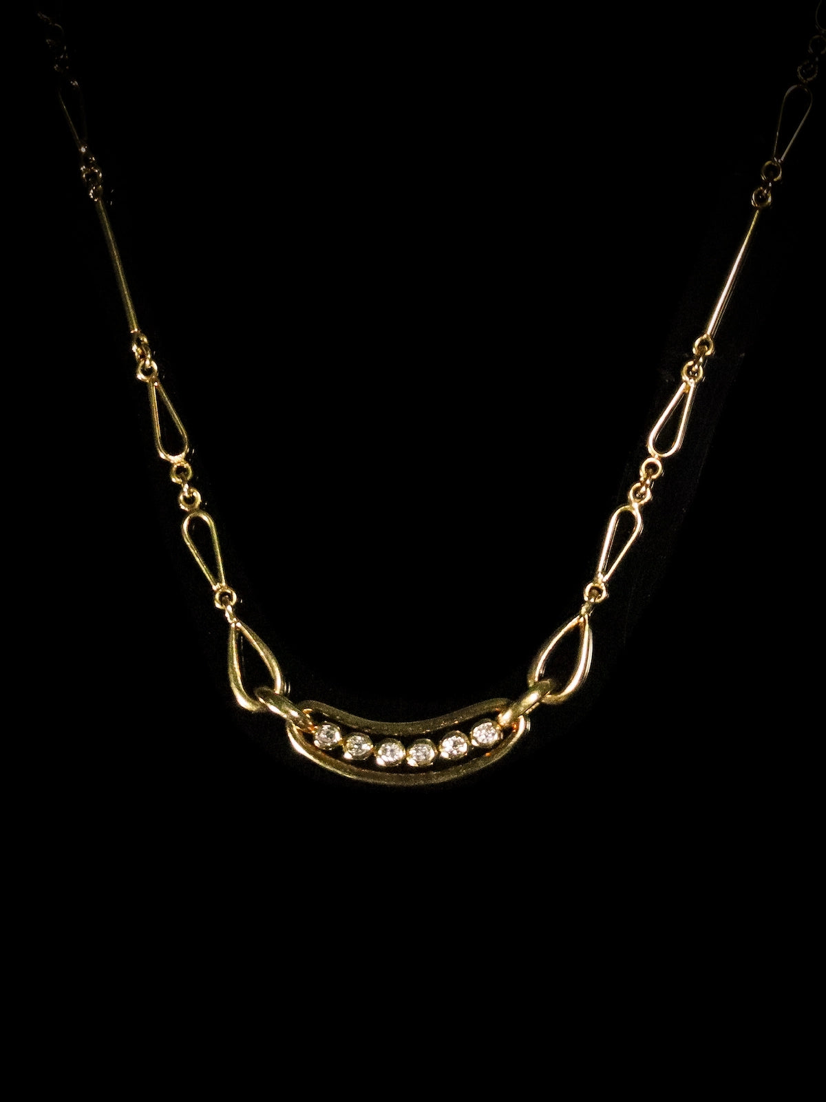 18ct Yellow Gold Fancy Link Chain with a Curved Row of Diamonds