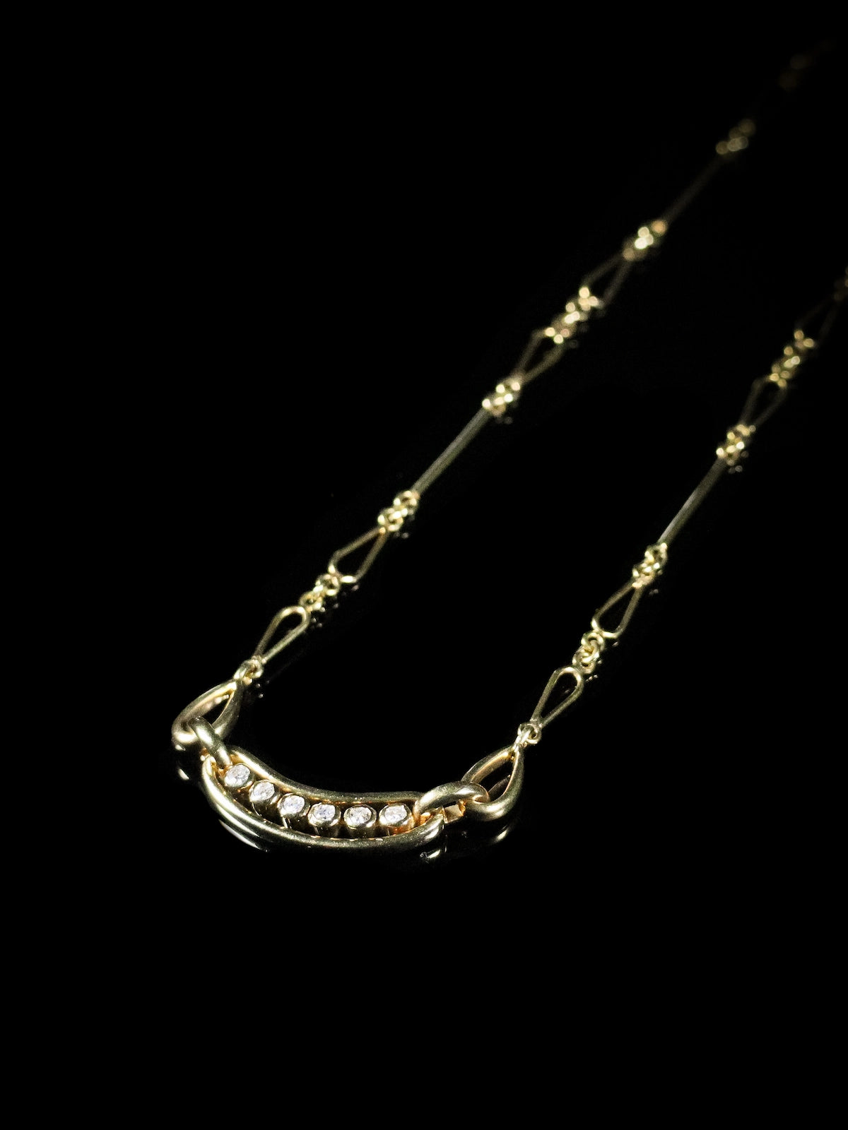 18ct Yellow Gold Fancy Link Chain with a Curved Row of Diamonds