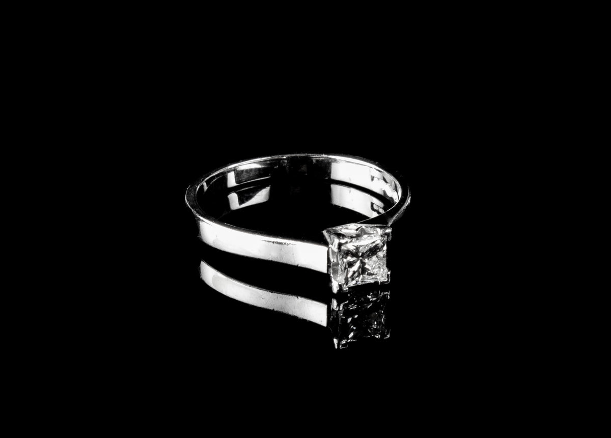 Diamond Solitaire Ring set in Platinum, 0.30ct