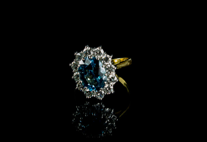 18ct Gold 3.30ct Aquamarine And Diamond Cluster Ring