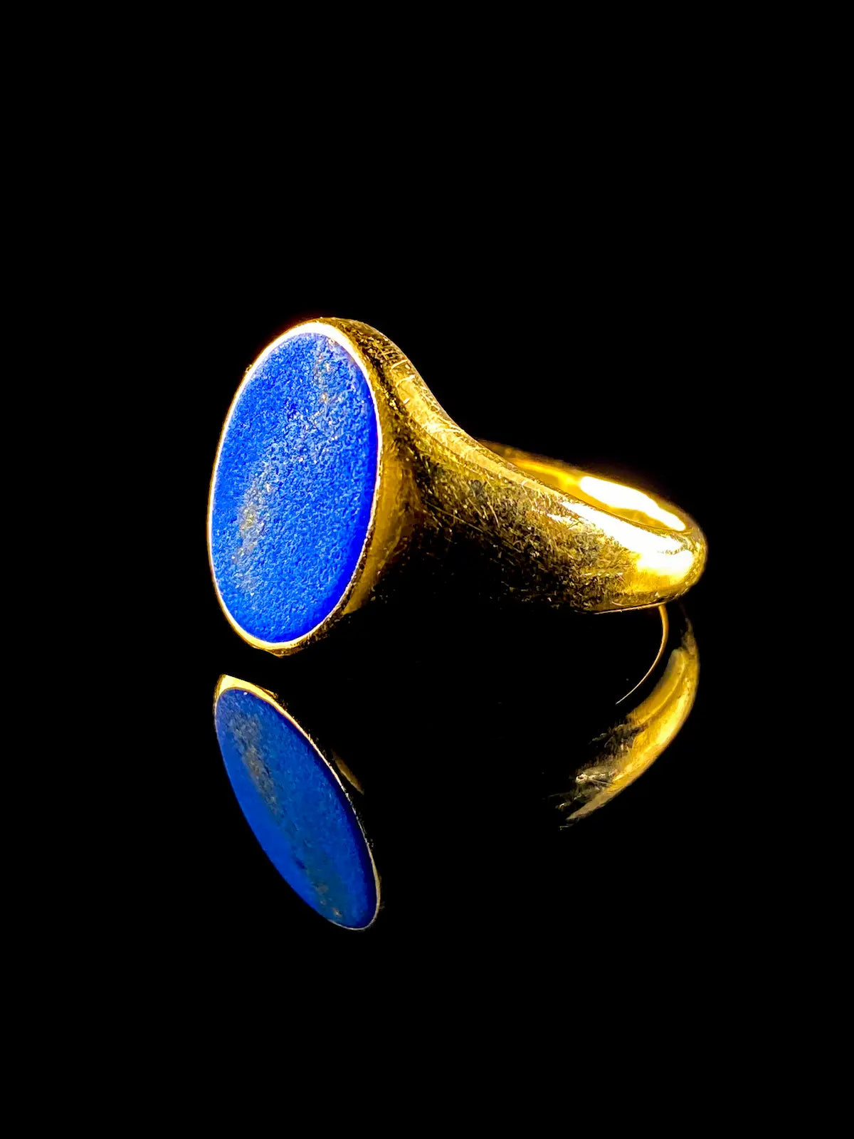Vintage 9ct Gold Oval Lapis Lazuli Signet Ring