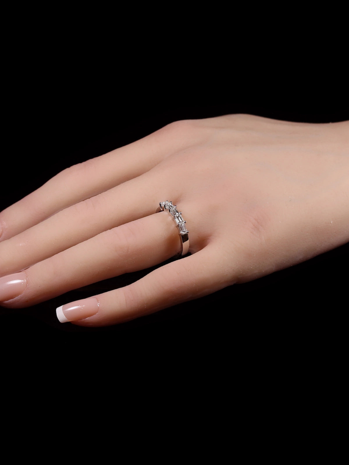 18ct White Gold Horizontal Baguette-cut Diamond Eternity Ring