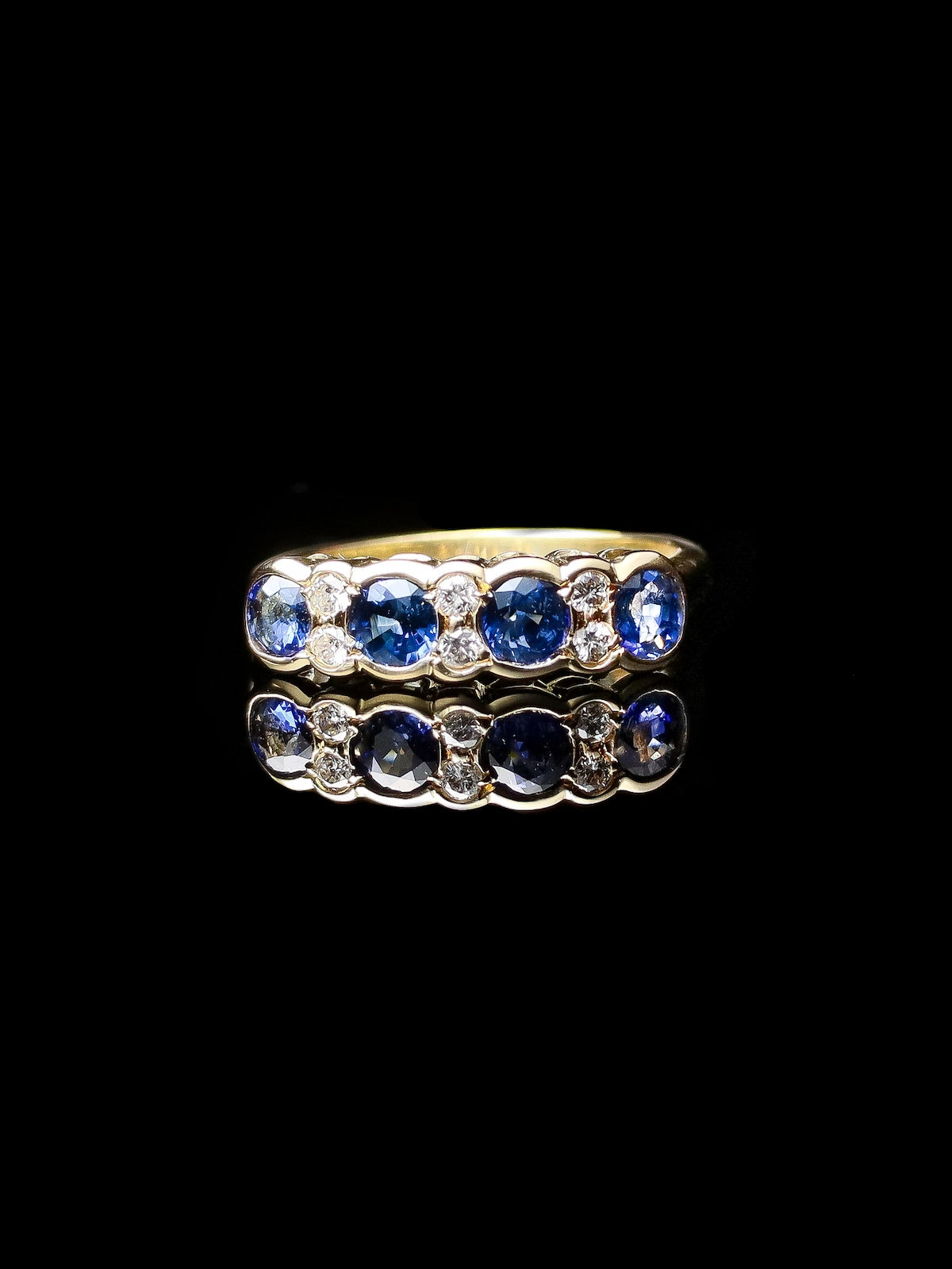 18ct Yellow Gold Rubover-set Sapphire and Diamond Ring