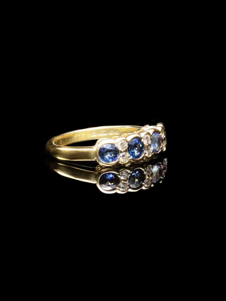 18ct Yellow Gold Rubover-set Sapphire and Diamond Ring