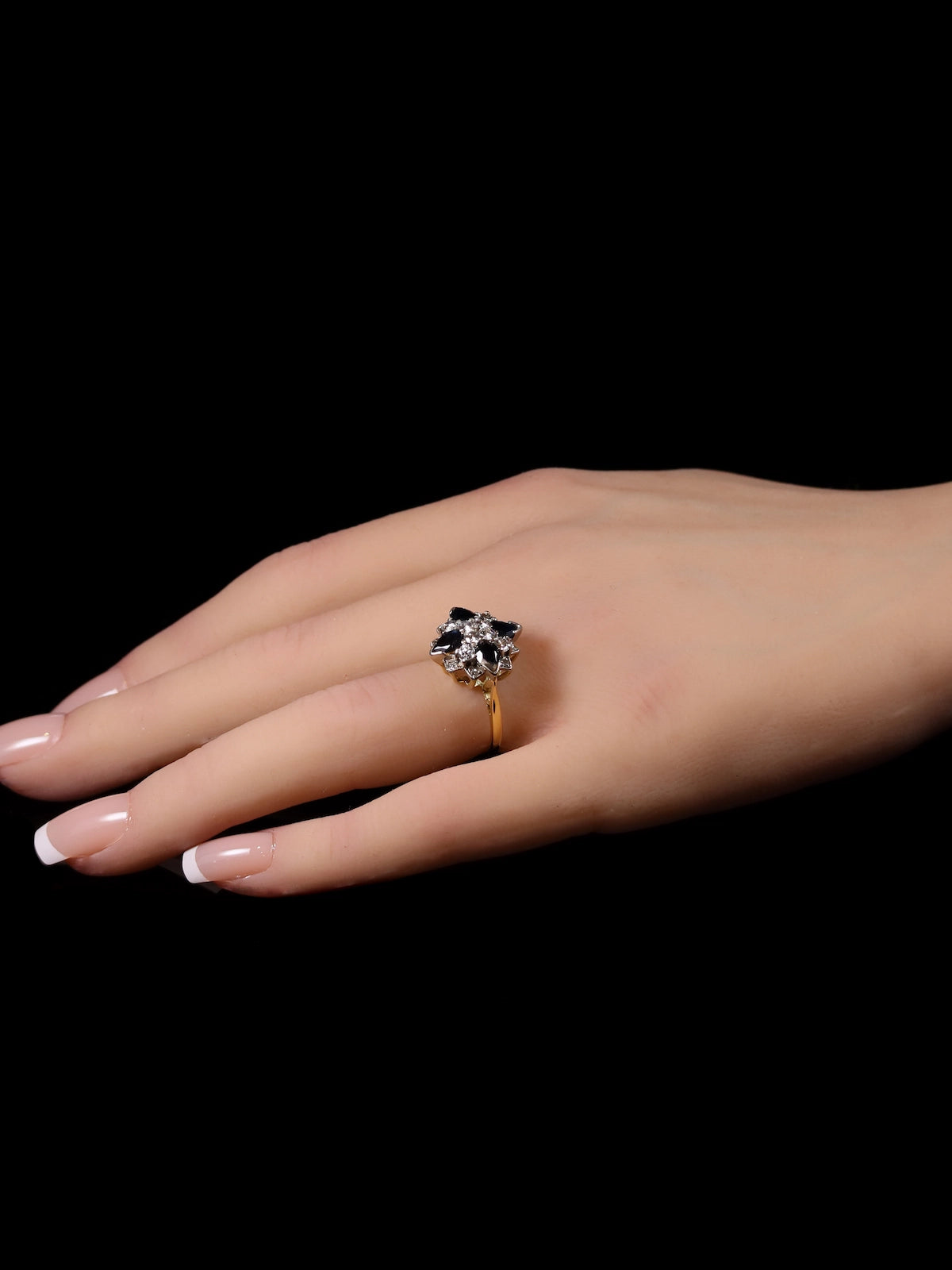 18ct Gold Sapphire and Diamond Starburst Cluster Dress Ring