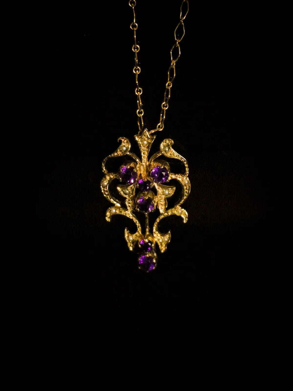 9ct Yellow Gold Amethyst and Pearl Pendant