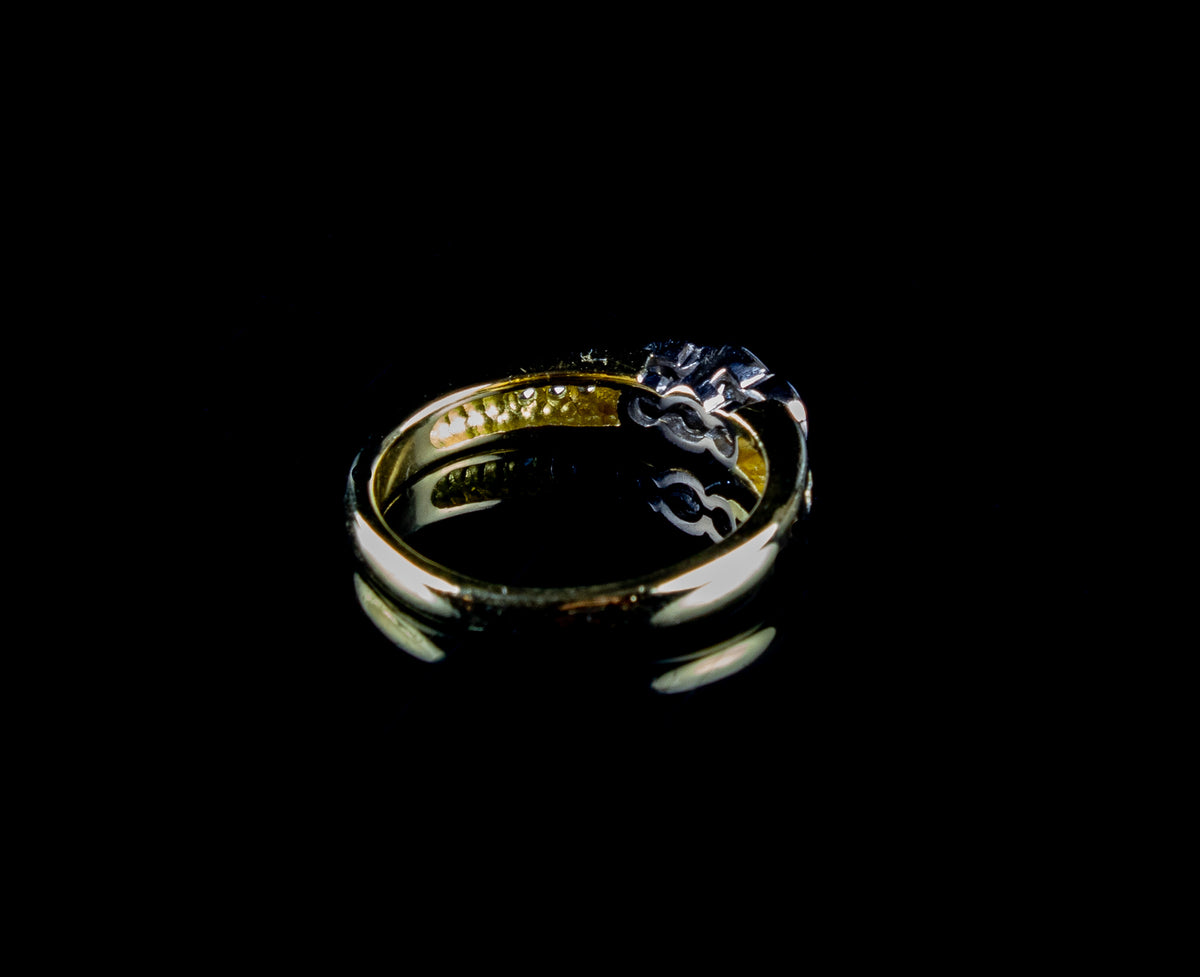 18ct Gold Three Stone Diamond Ring with Diamond Set Shoulders