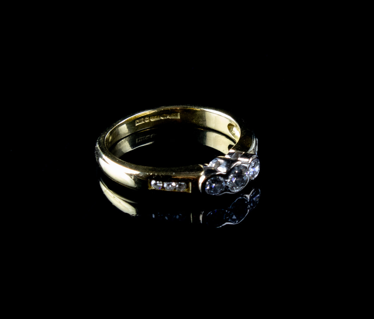 18ct Gold Three Stone Diamond Ring with Diamond Set Shoulders