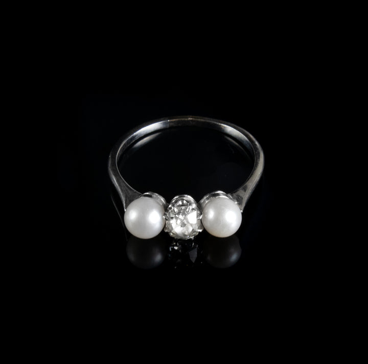 1930s Pearl and Diamond Ring Set in Platinum