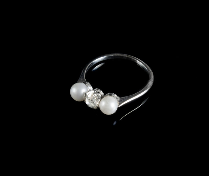1930s Pearl and Diamond Ring Set in Platinum