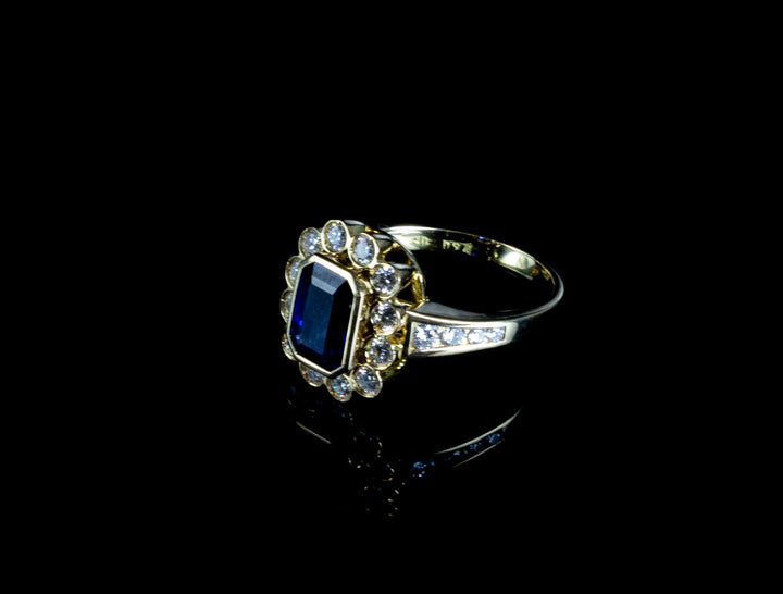 18ct Gold 2.00ct Sapphire and Diamond Cluster Ring