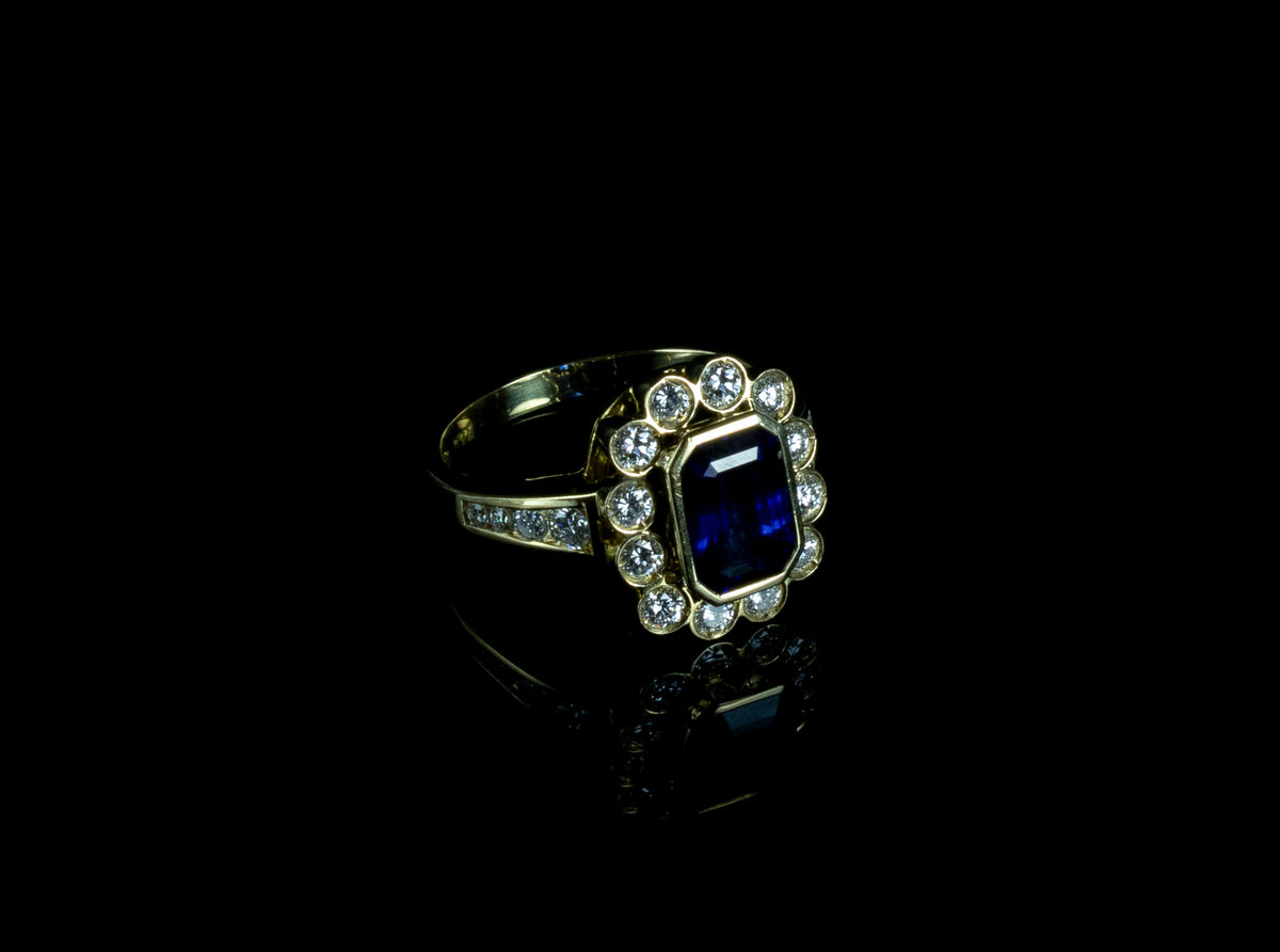 18ct Gold 2.00ct Sapphire and Diamond Cluster Ring