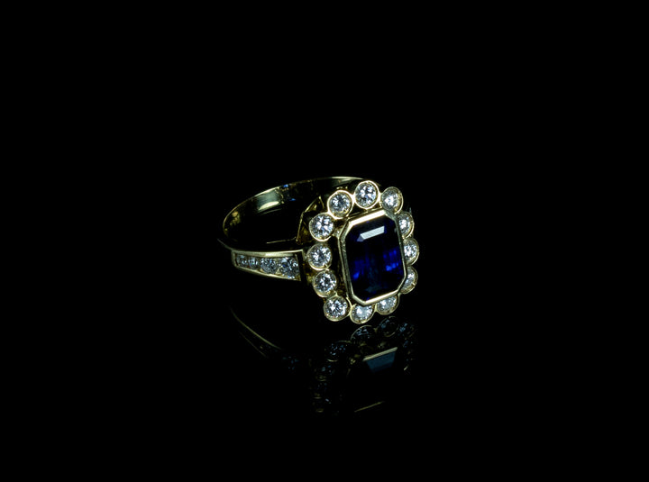 18ct Gold 2.00ct Sapphire and Diamond Cluster Ring