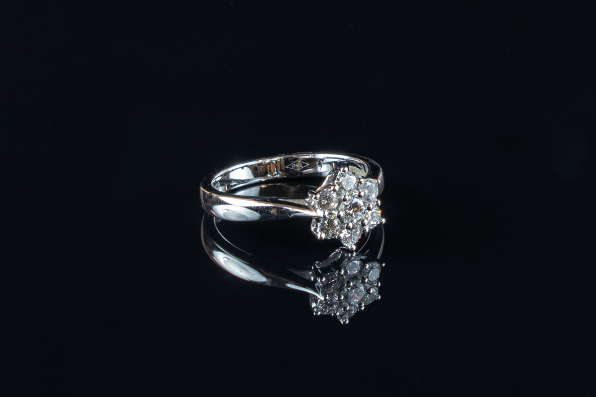 18ct White Gold 0.50ct Diamond Cluster Ring