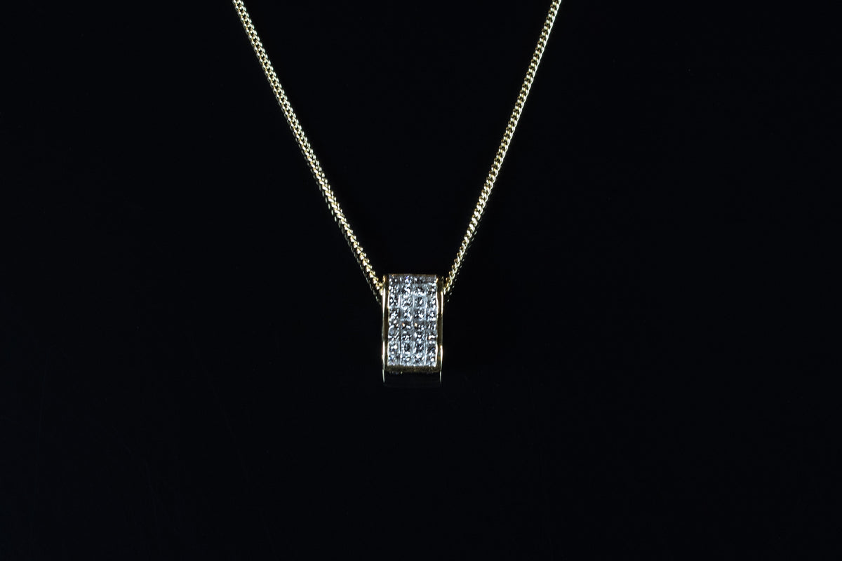 18ct gold diamond pendant